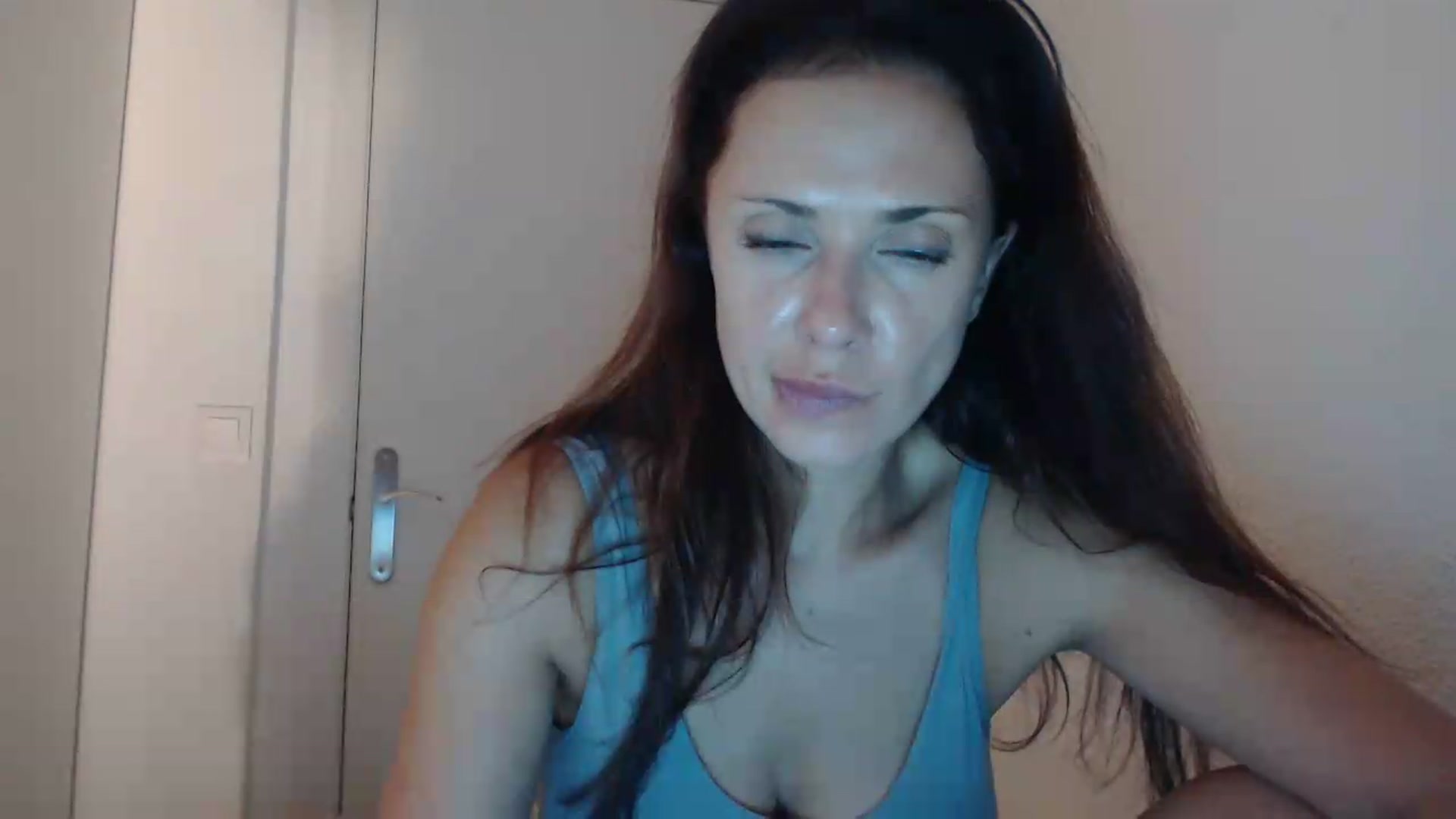 Gallery image thumbnail from ItsLizi's myfreecams stream on, 06/16/2026, 24:02 image 5 of 20