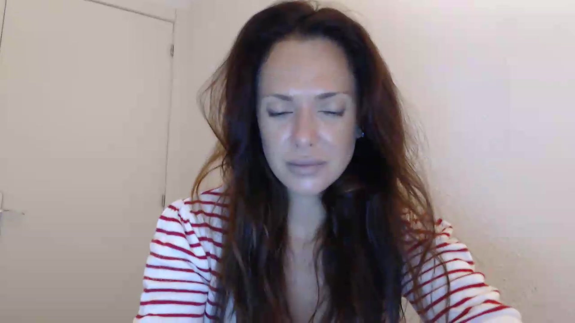 Gallery image thumbnail from ItsLizi's myfreecams stream on, 06/21/2026, 23:10 image 15 of 20