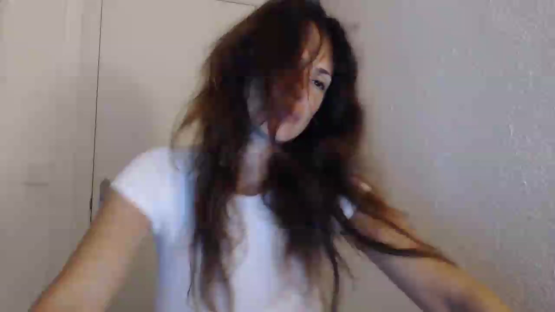 Gallery image thumbnail from ItsLizi's myfreecams stream on, 07/27/2026, 23:52 image 15 of 20
