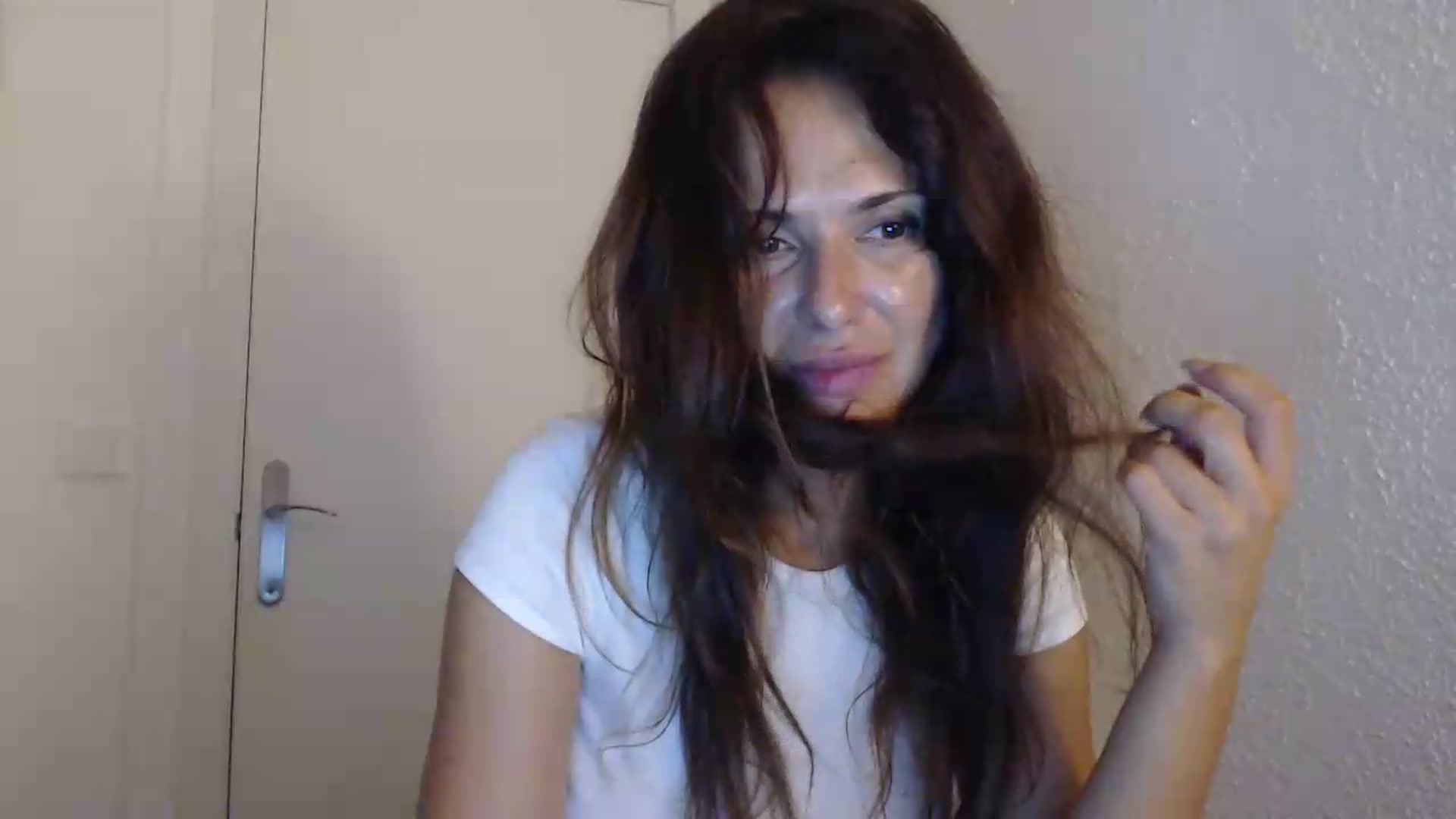 Gallery image thumbnail from ItsLizi's myfreecams stream on, 07/27/2026, 23:52 image 16 of 20