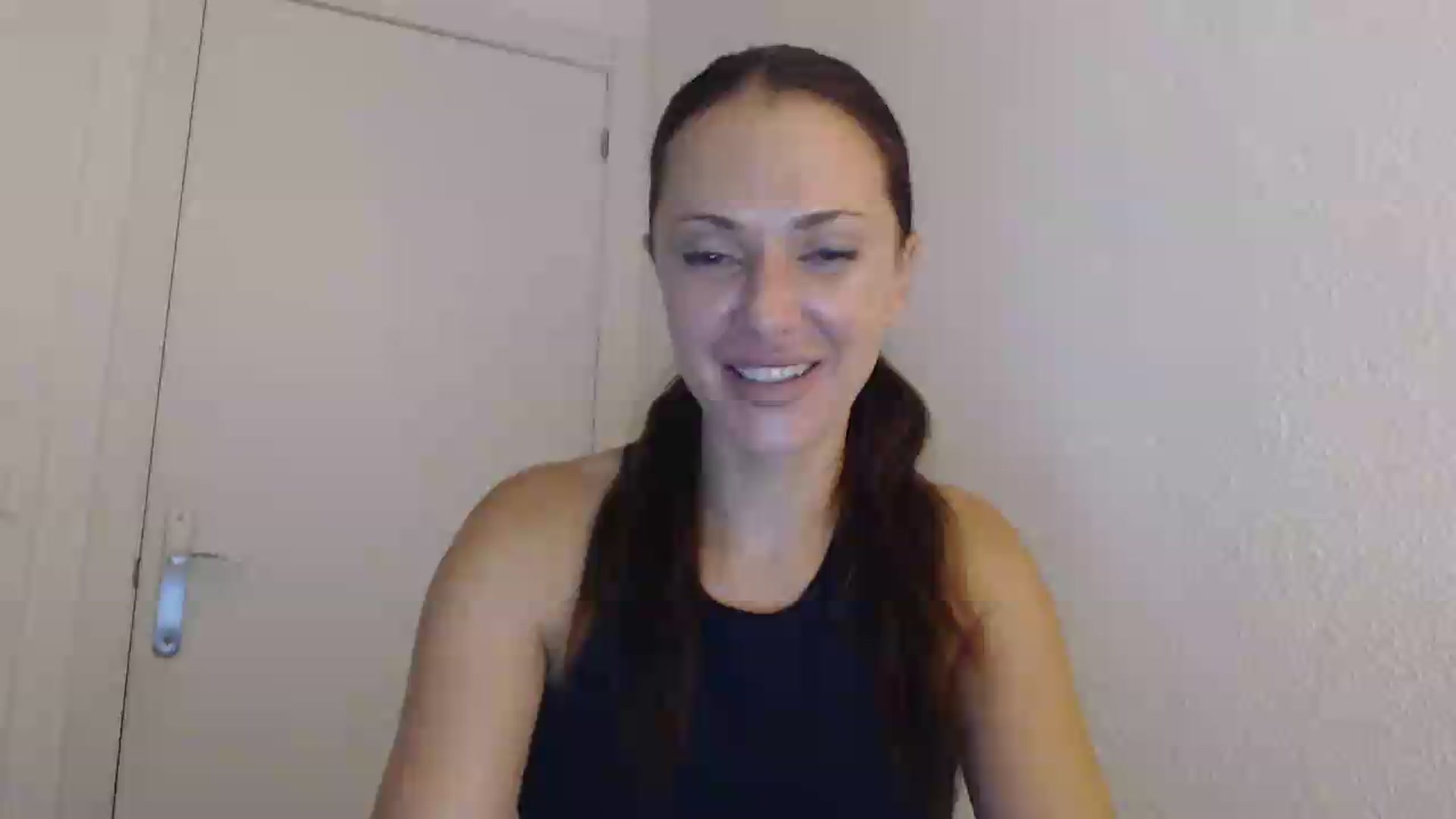 Gallery image thumbnail from ItsLizi's myfreecams stream on, 08/26/2026, 20:16 image 1 of 20