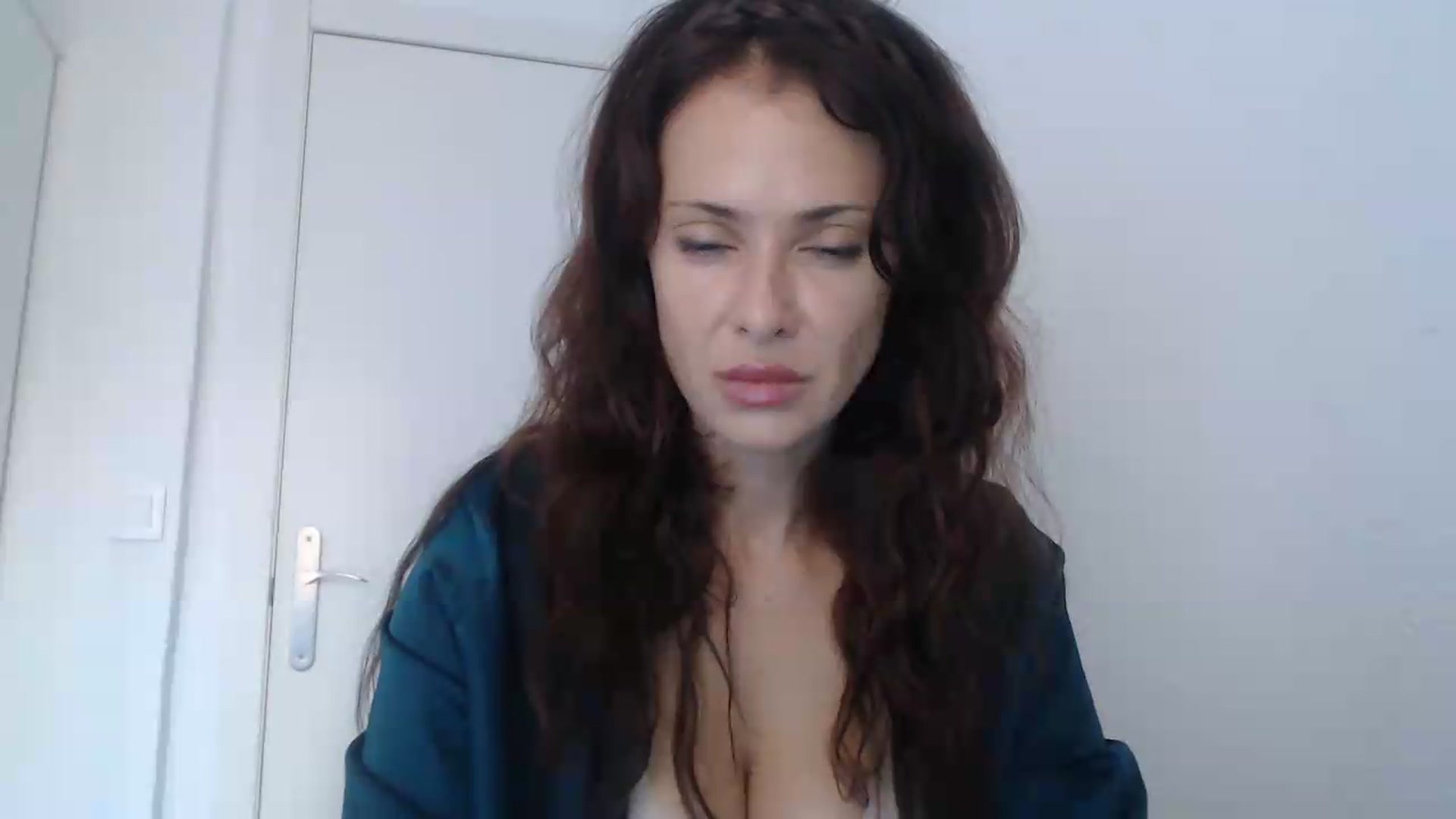 Gallery image thumbnail from ItsLizi's myfreecams stream on, 09/04/2026, 13:00 image 6 of 20