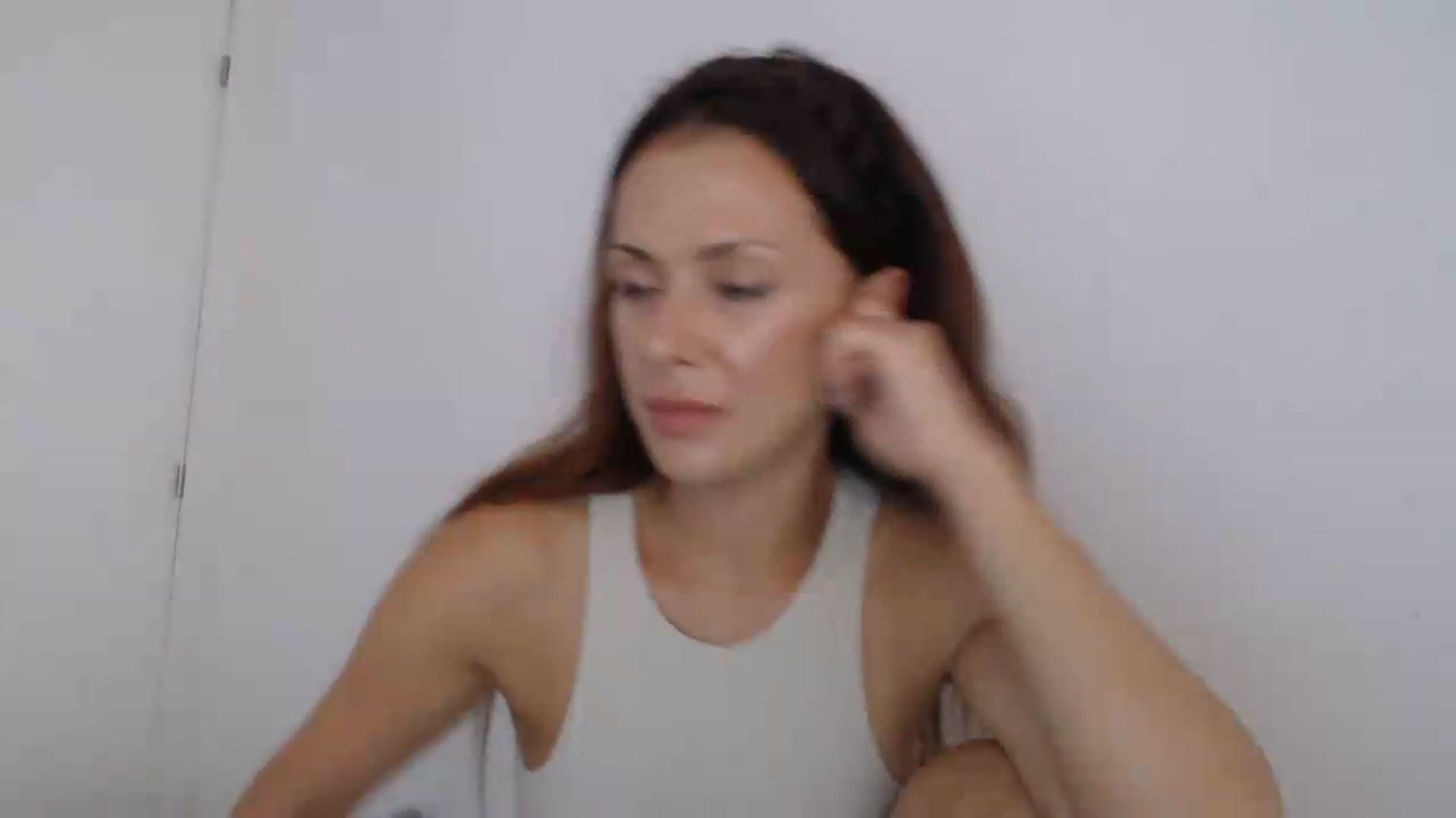 Gallery image thumbnail from ItsLizi's myfreecams stream on, 09/10/2026, 12:15 image 17 of 20