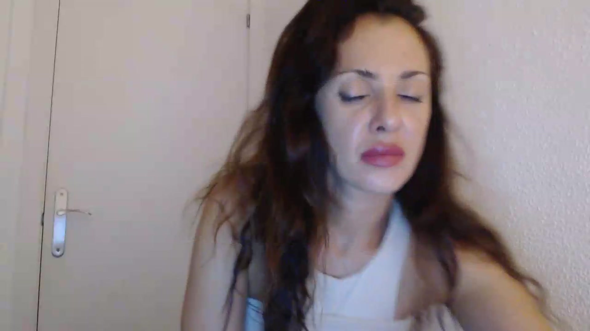 Gallery image thumbnail from ItsLizi's myfreecams stream on, 09/10/2026, 21:20 image 20 of 20