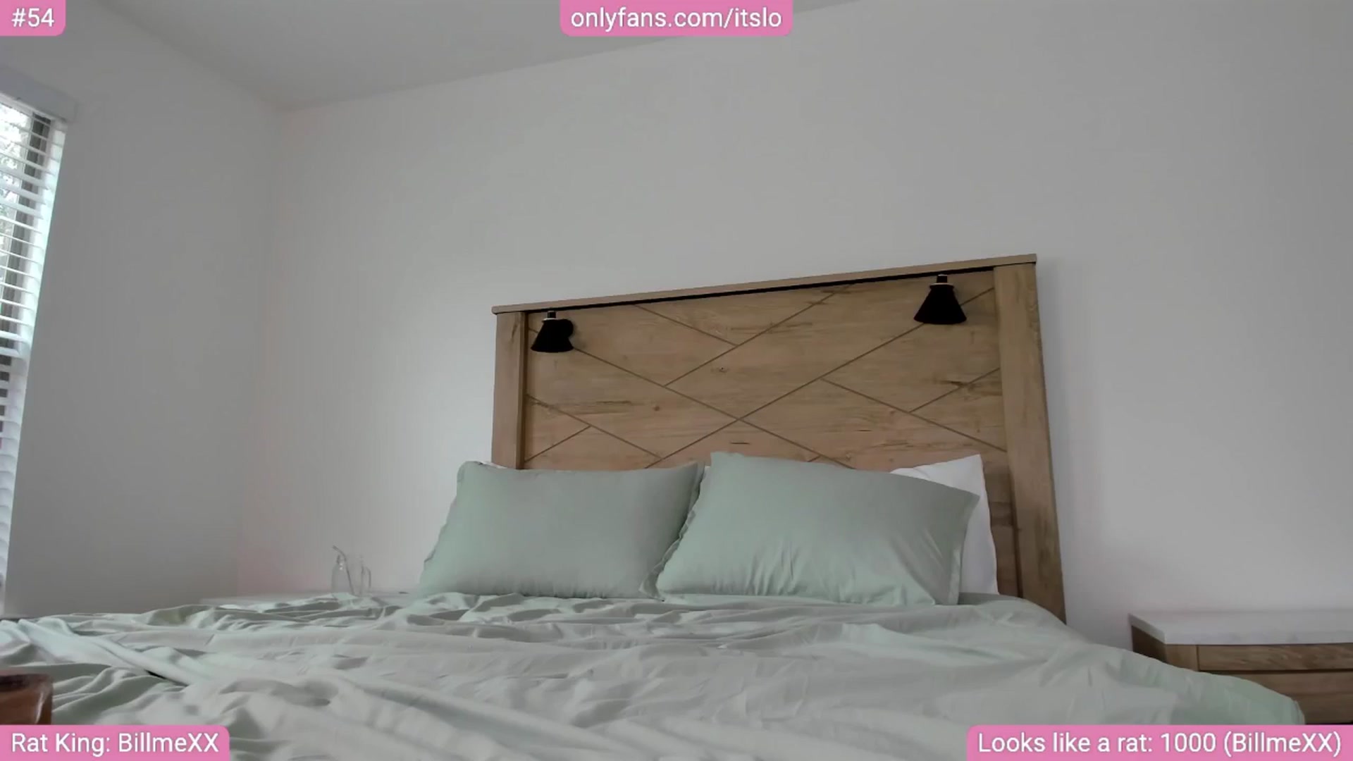 Gallery image thumbnail from ItsLo's myfreecams stream on, 05/06/2024, 21:05 image 11 of 20