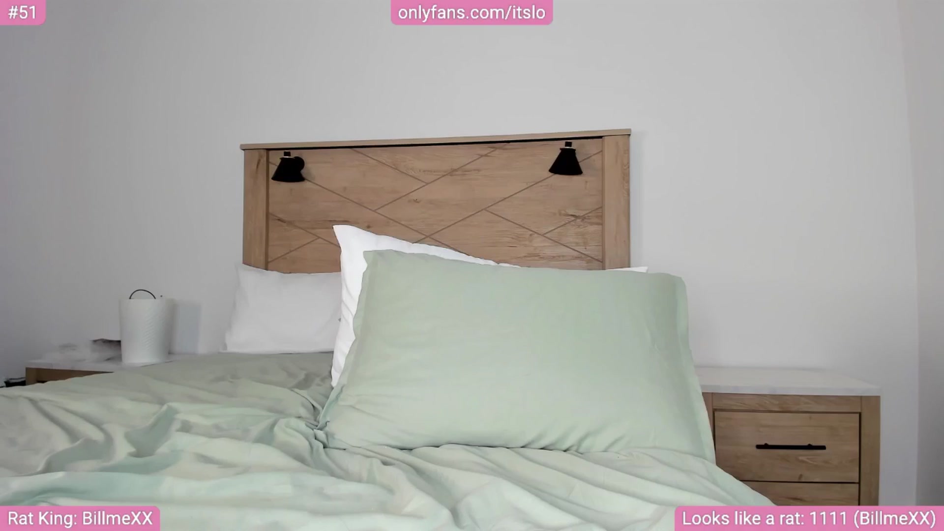 Gallery image thumbnail from ItsLo's myfreecams stream on, 05/08/2024, 04:13 image 6 of 20