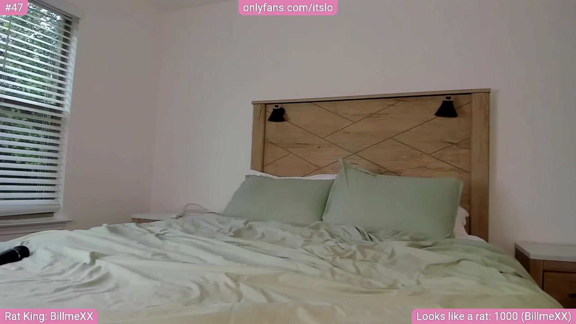 Gallery image thumbnail from ItsLo's myfreecams stream on, 05/16/2024, 21:44 image 14 of 20