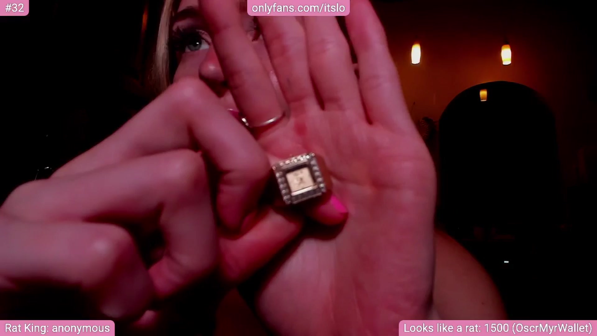 Gallery image thumbnail from ItsLo's myfreecams stream on, 05/23/2024, 06:13 image 17 of 20