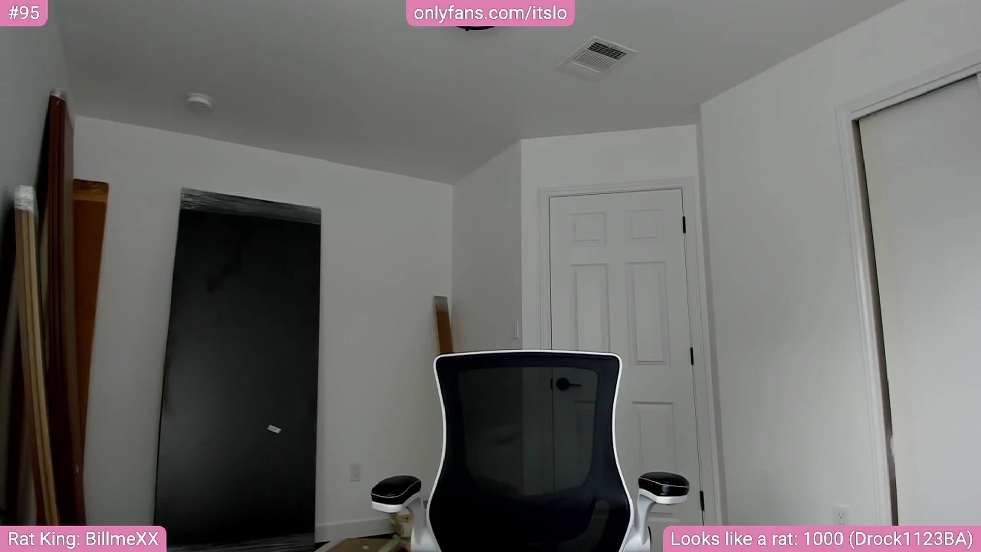 Gallery image thumbnail from ItsLo's myfreecams stream on, 06/12/2024, 20:11 image 13 of 20