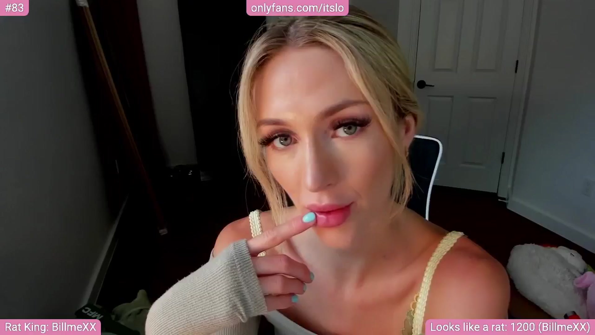 Gallery image thumbnail from ItsLo's myfreecams stream on, 06/20/2024, 24:04 image 5 of 20