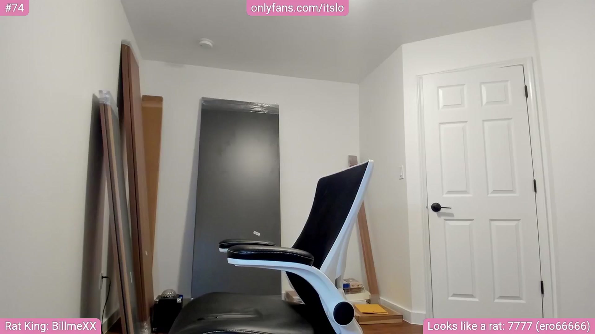 Gallery image thumbnail from ItsLo's myfreecams stream on, 06/30/2024, 03:03 image 4 of 20