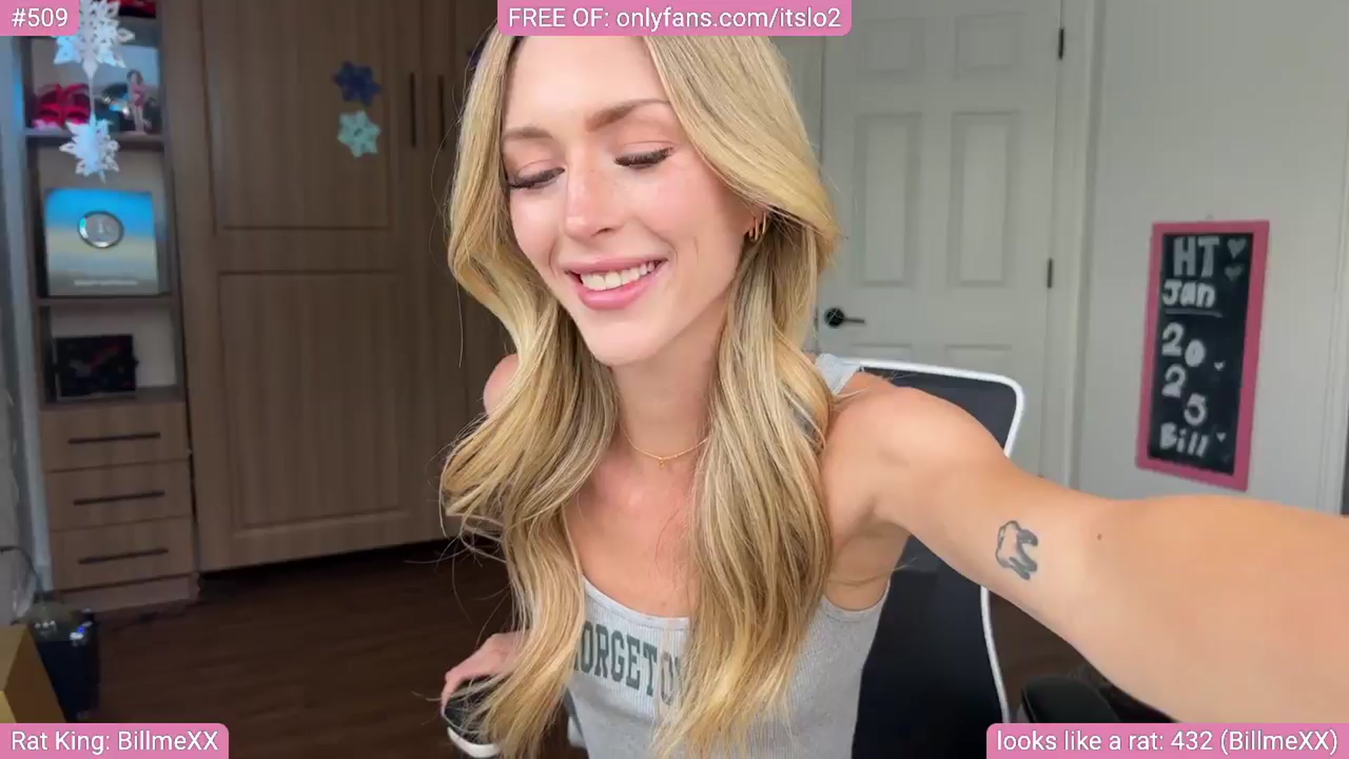Gallery image thumbnail from ItsLo's myfreecams stream on, 01/07/2025, 20:29 image 1 of 20