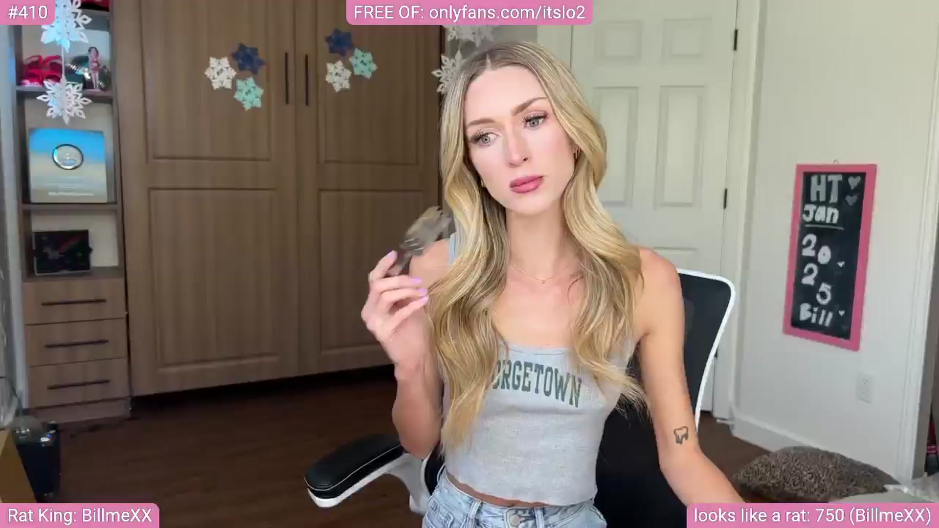 Gallery image thumbnail from ItsLo's myfreecams stream on, 01/07/2025, 20:29 image 19 of 20