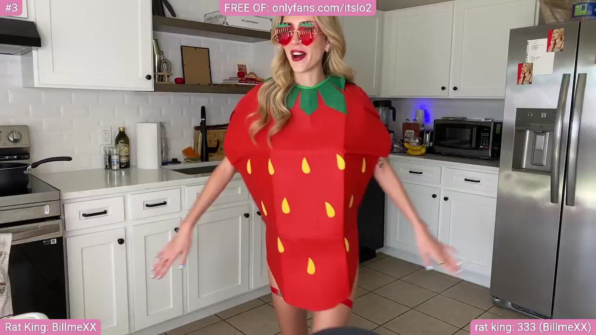 Gallery image thumbnail from ItsLo's myfreecams stream on, 03/15/2025, 19:36 image 3 of 20