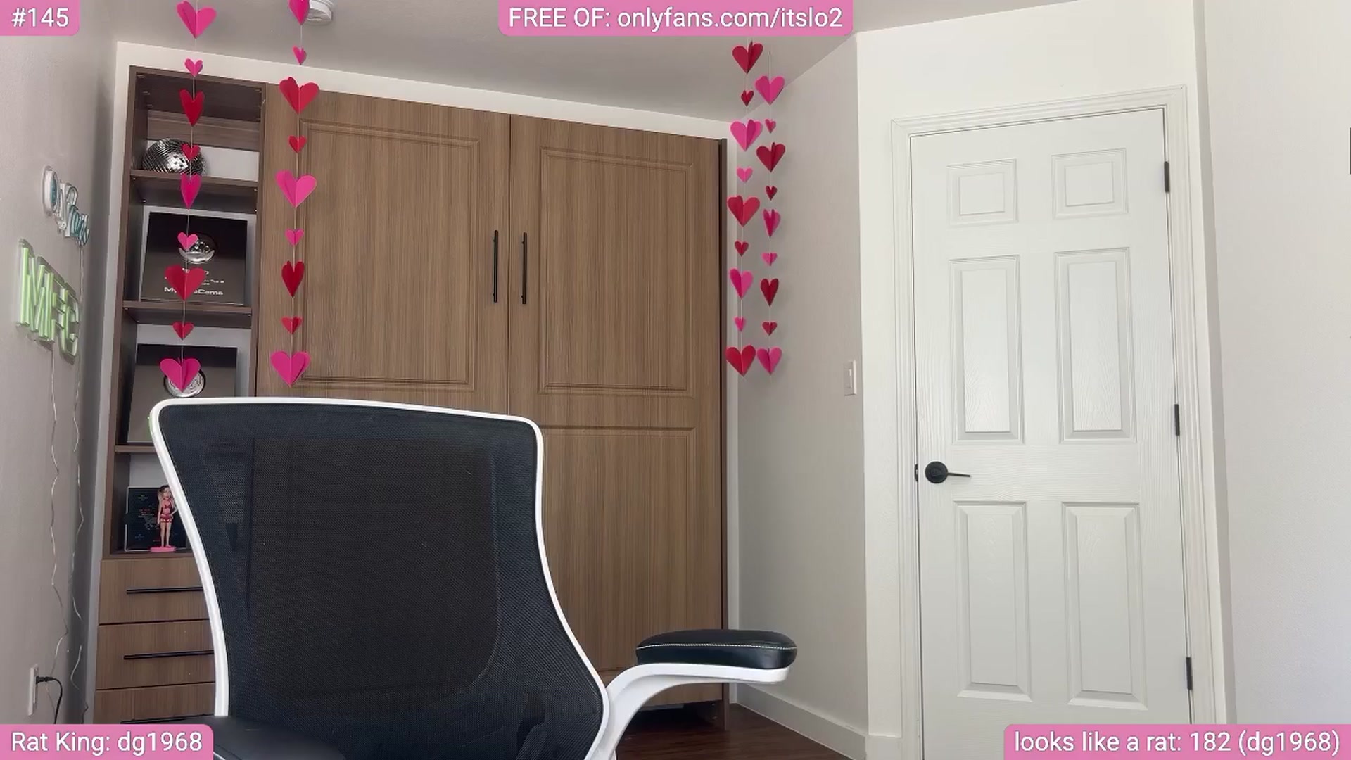 Gallery image thumbnail from ItsLo's myfreecams stream on, 07/24/2025, 20:28 image 14 of 20