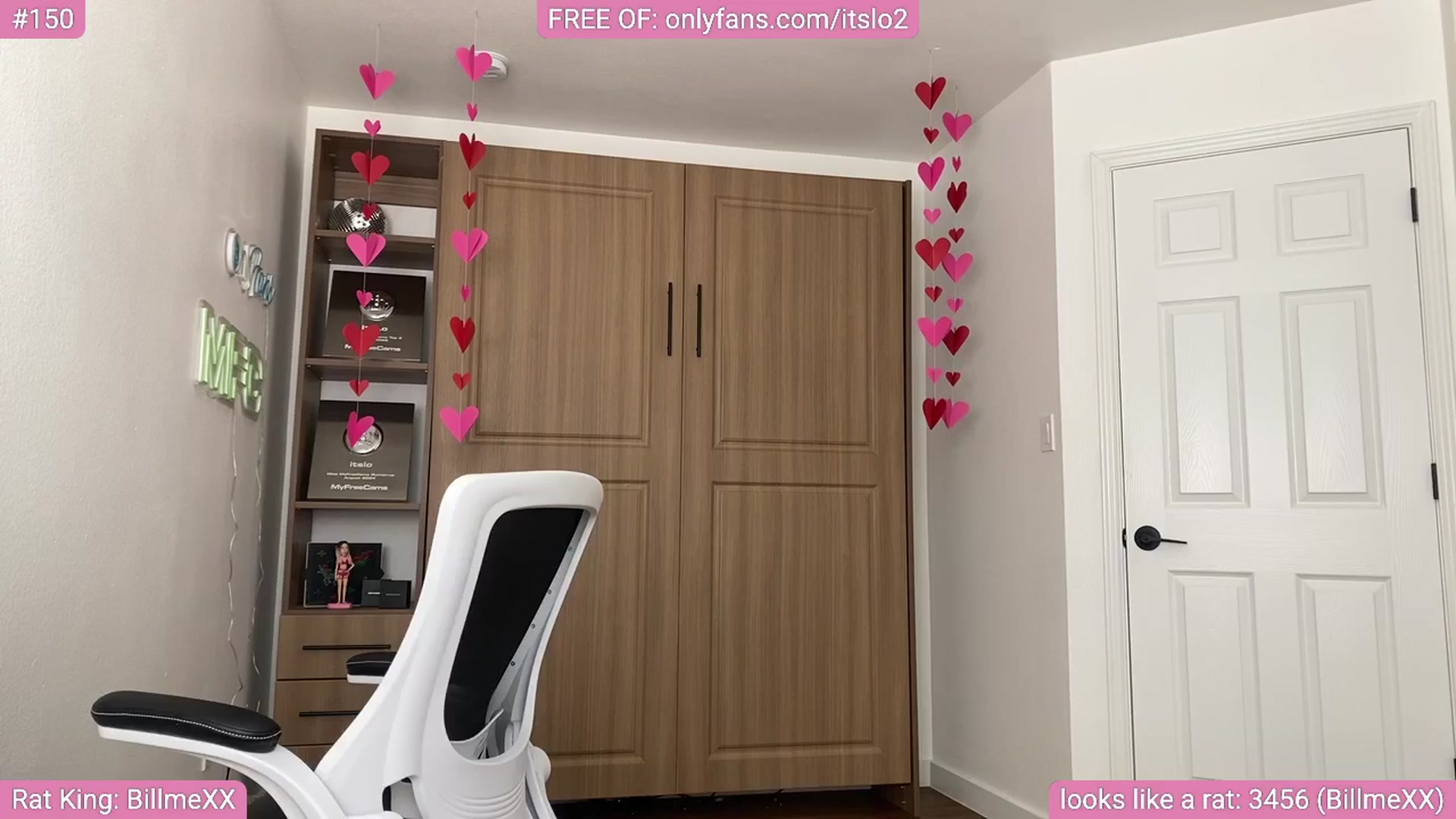 Gallery image thumbnail from ItsLo's myfreecams stream on, 07/29/2025, 21:10 image 8 of 20