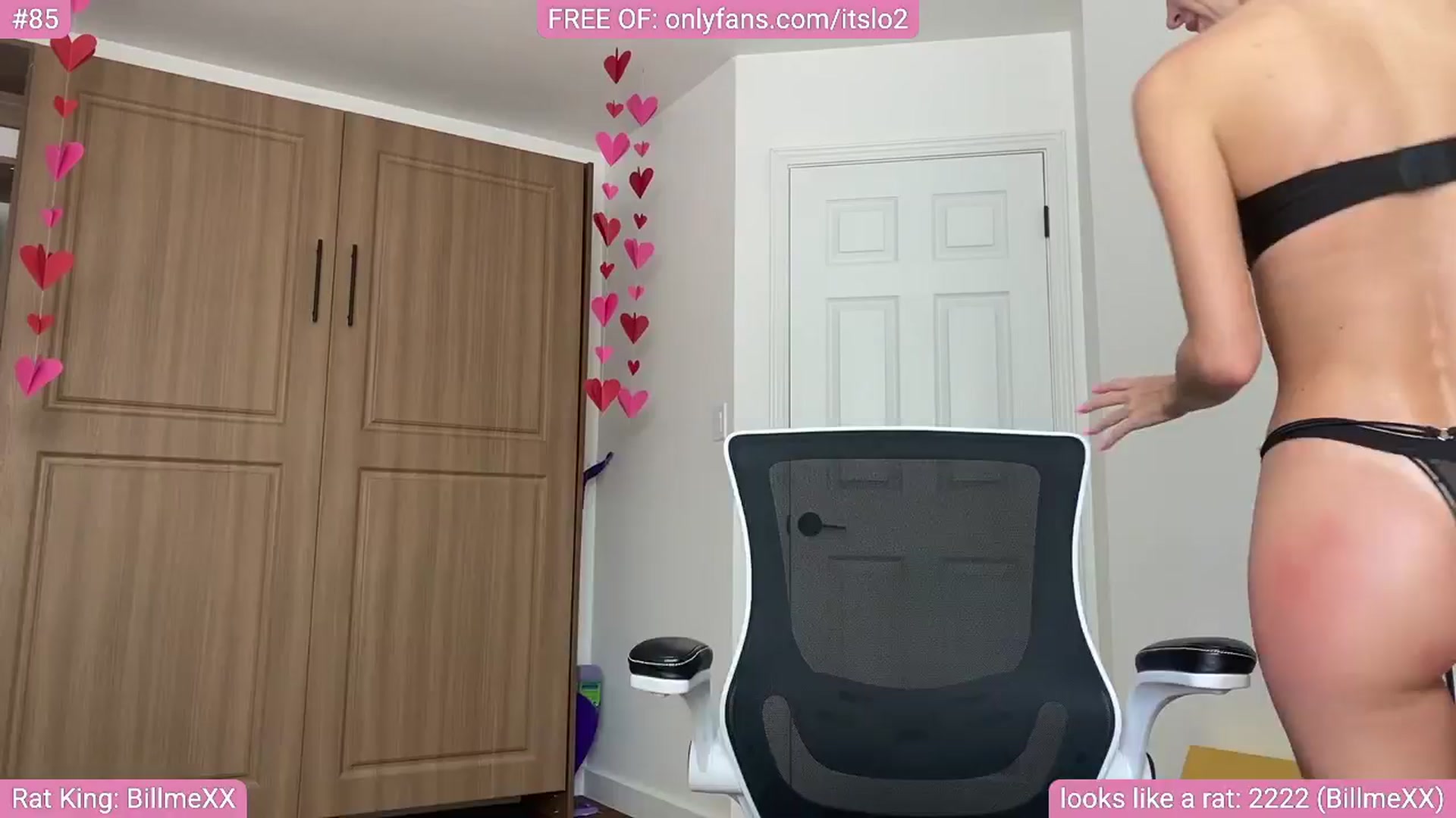 Gallery image thumbnail from ItsLo's myfreecams stream on, 10/17/2025, 21:06 image 16 of 20