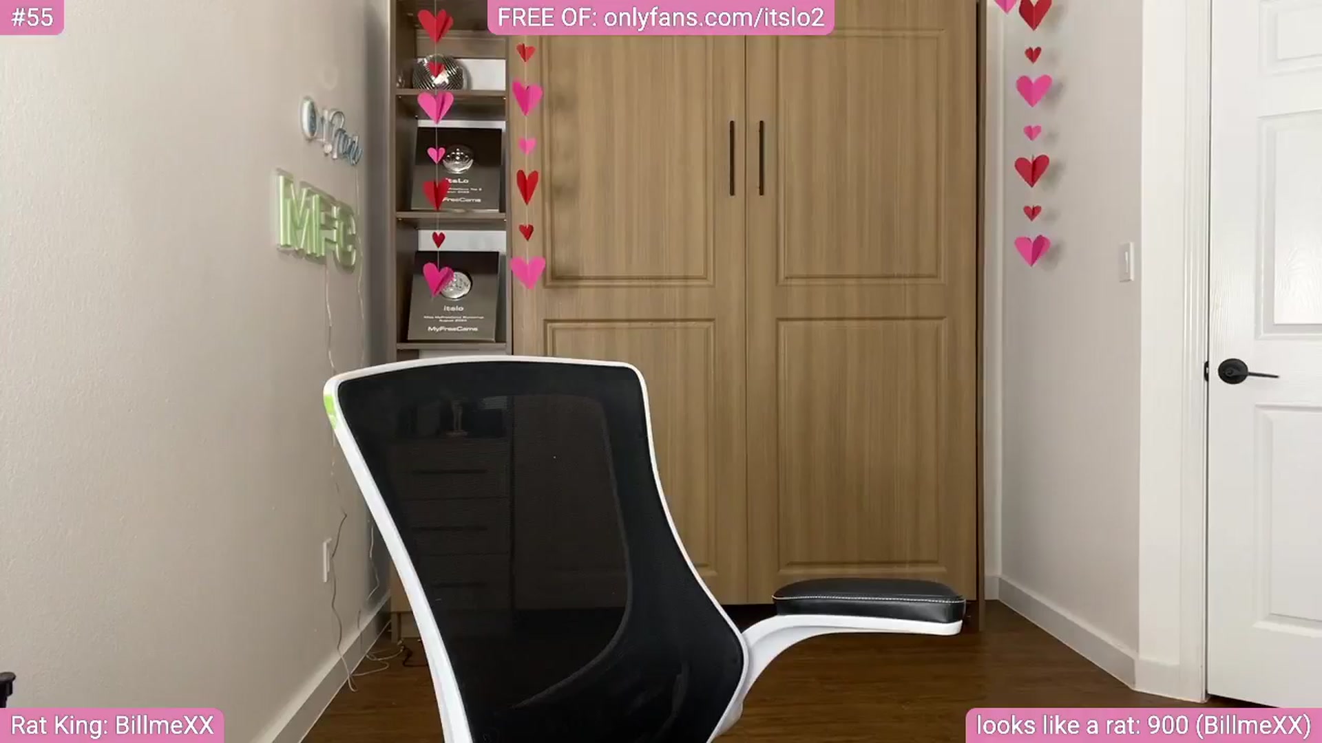 Gallery image thumbnail from ItsLo's myfreecams stream on, 12/05/2025, 24:02 image 7 of 20