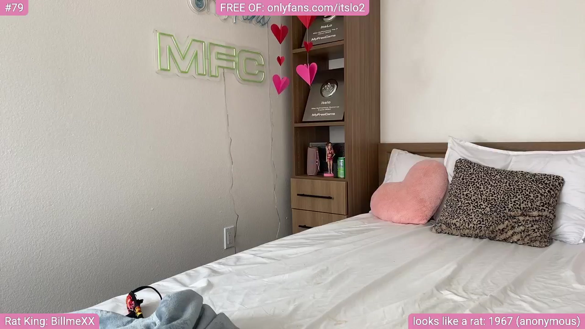 Gallery image thumbnail from ItsLo's myfreecams stream on, 12/20/2025, 19:19 image 17 of 20