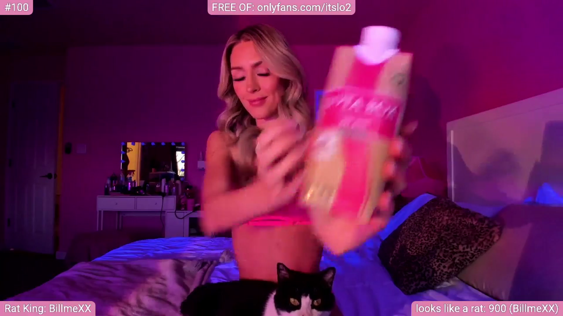 Gallery image thumbnail from ItsLo's myfreecams stream on, 01/18/2026, 01:31 image 2 of 20