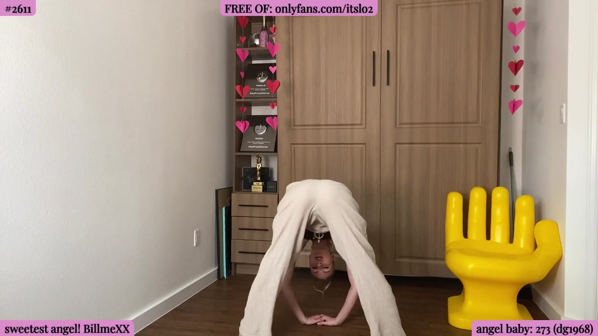Gallery image thumbnail from ItsLo's myfreecams stream on, 04/09/2026, 23:52 image 2 of 20