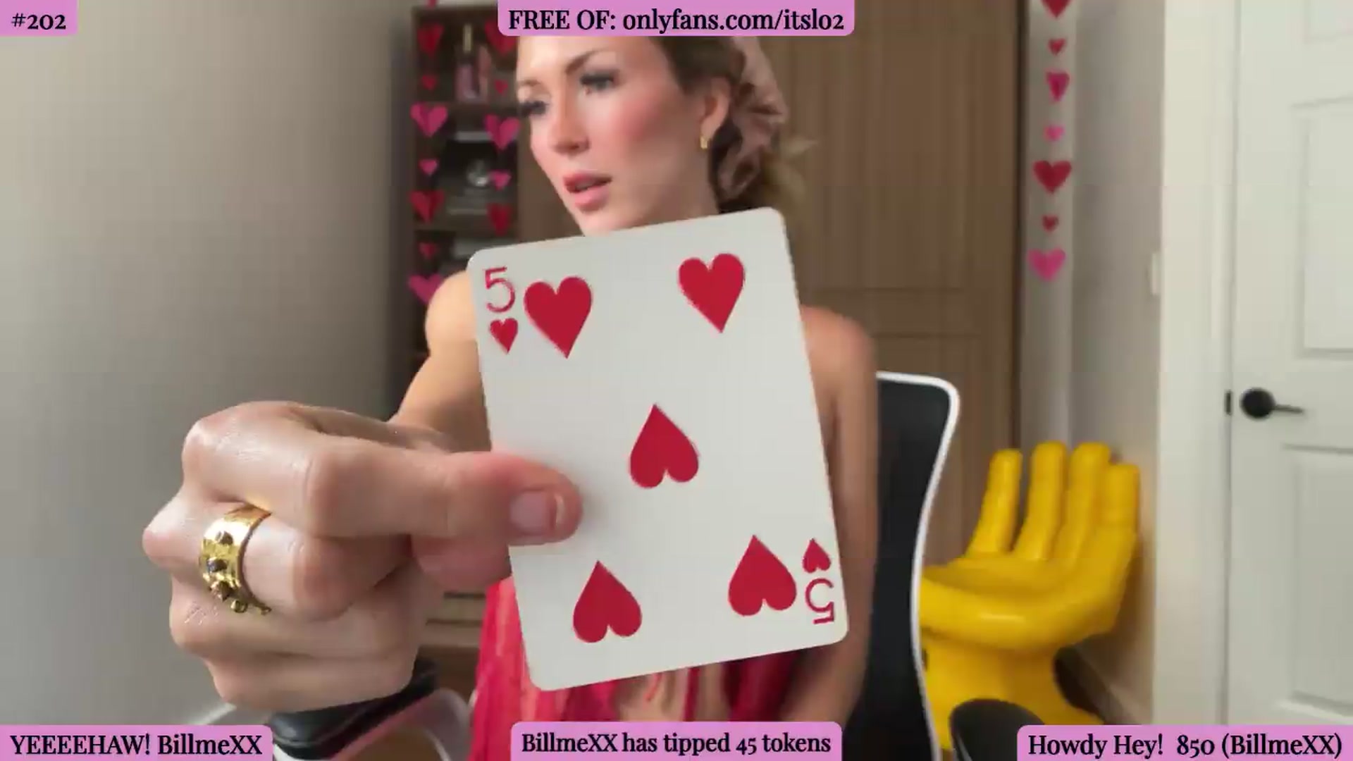 Gallery image thumbnail from ItsLo's myfreecams stream on, 06/19/2026, 21:25 image 7 of 20