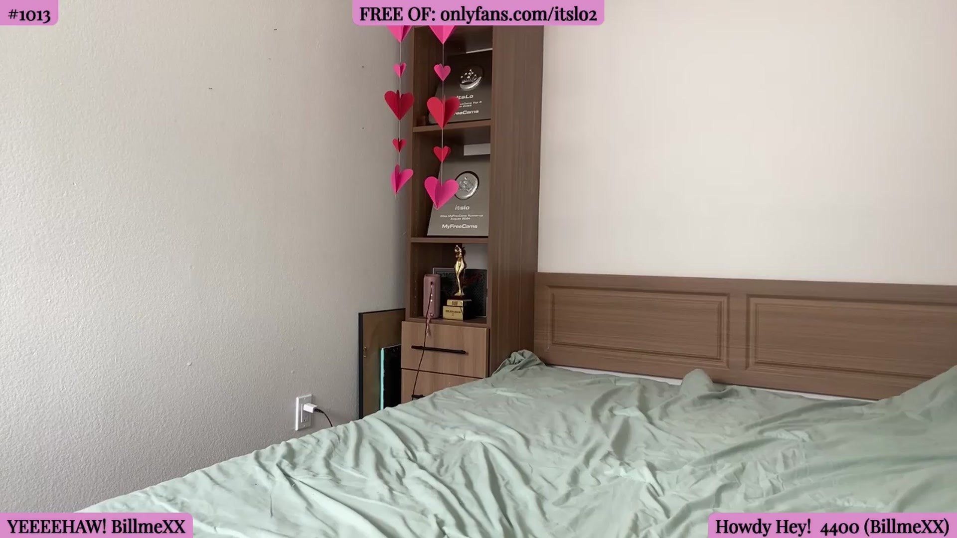 Gallery image thumbnail from ItsLo's myfreecams stream on, 07/15/2026, 22:34 image 11 of 20