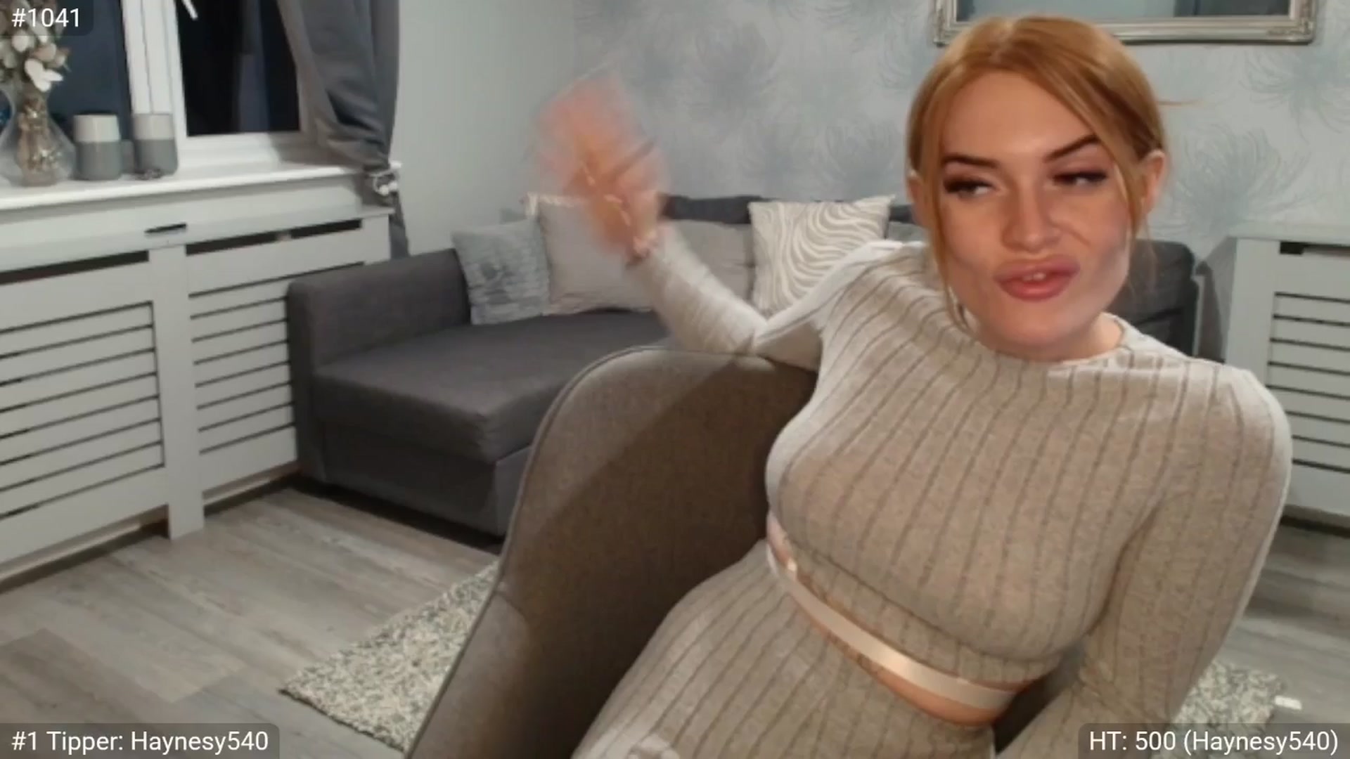 Gallery image thumbnail from ItsLolaLauren's myfreecams stream on, 08/05/2025, 22:04 image 10 of 20