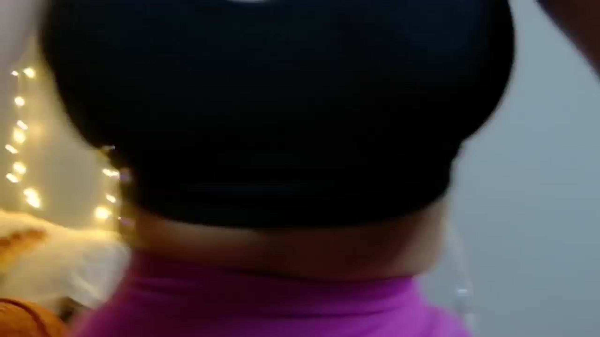 Gallery image thumbnail from ItsMaiRoom's myfreecams stream on, 06/12/2024, 19:43 image 8 of 20