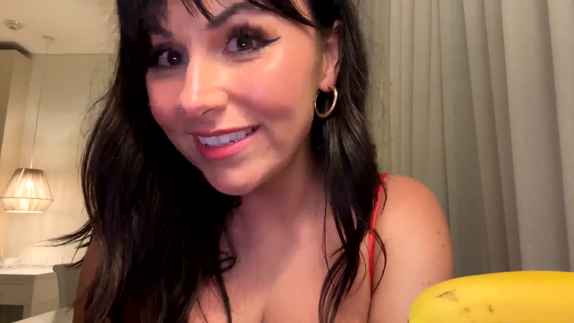 Gallery image thumbnail from ItsMar's myfreecams stream on, 03/15/2024, 03:16 image 19 of 20