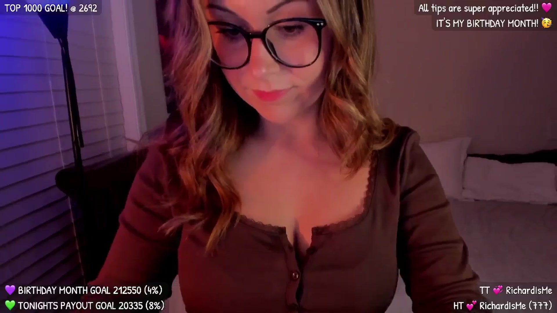 Gallery image thumbnail from ItsMar's myfreecams stream on, 09/16/2025, 04:37 image 10 of 20