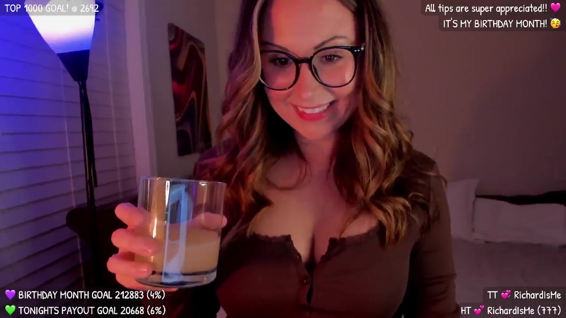 Gallery image thumbnail from ItsMar's myfreecams stream on, 09/16/2025, 04:37 image 4 of 20