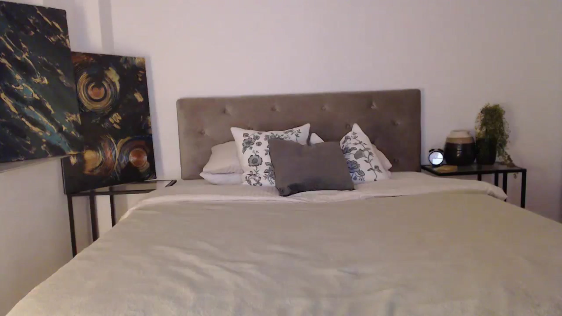 Gallery image thumbnail from ItsMe's myfreecams stream on, 10/19/2023, 13:45 image 3 of 20