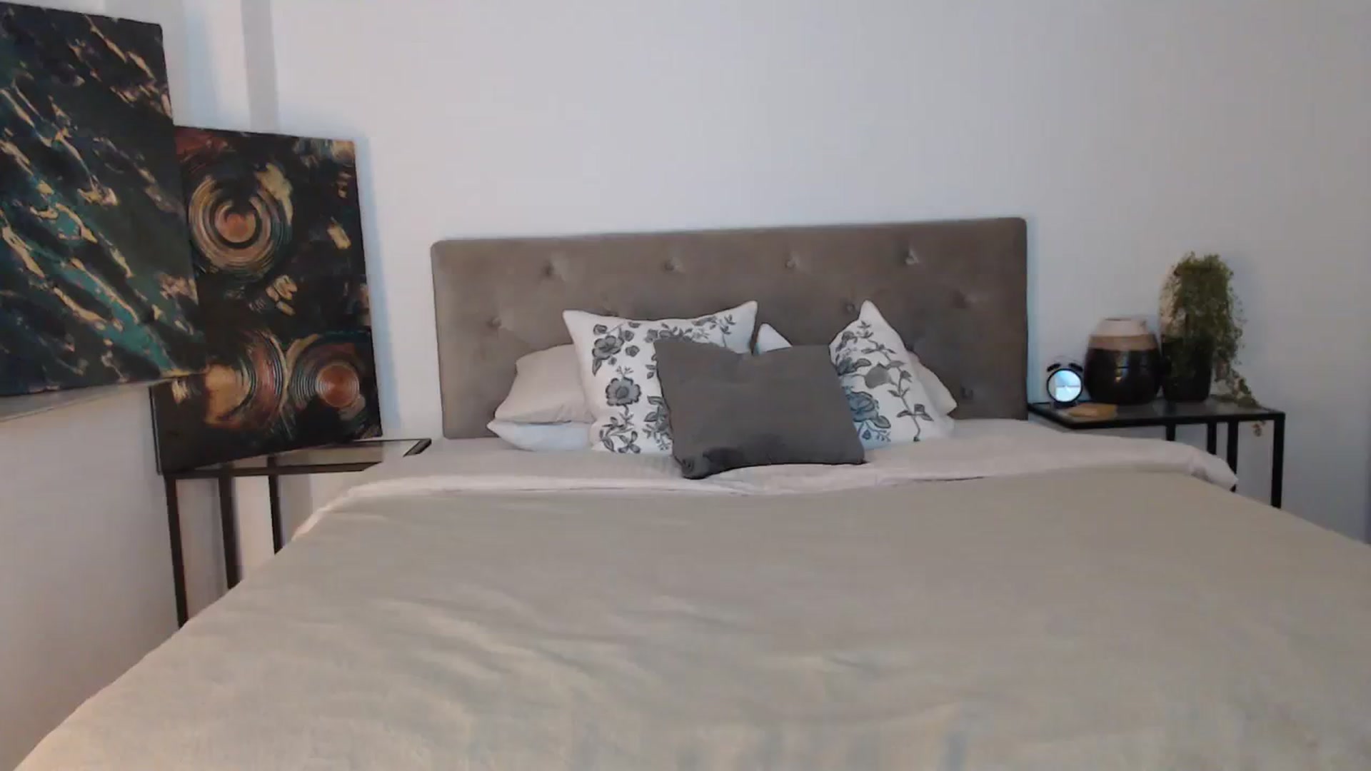 Gallery image thumbnail from ItsMe's myfreecams stream on, 10/19/2023, 13:45 image 6 of 20