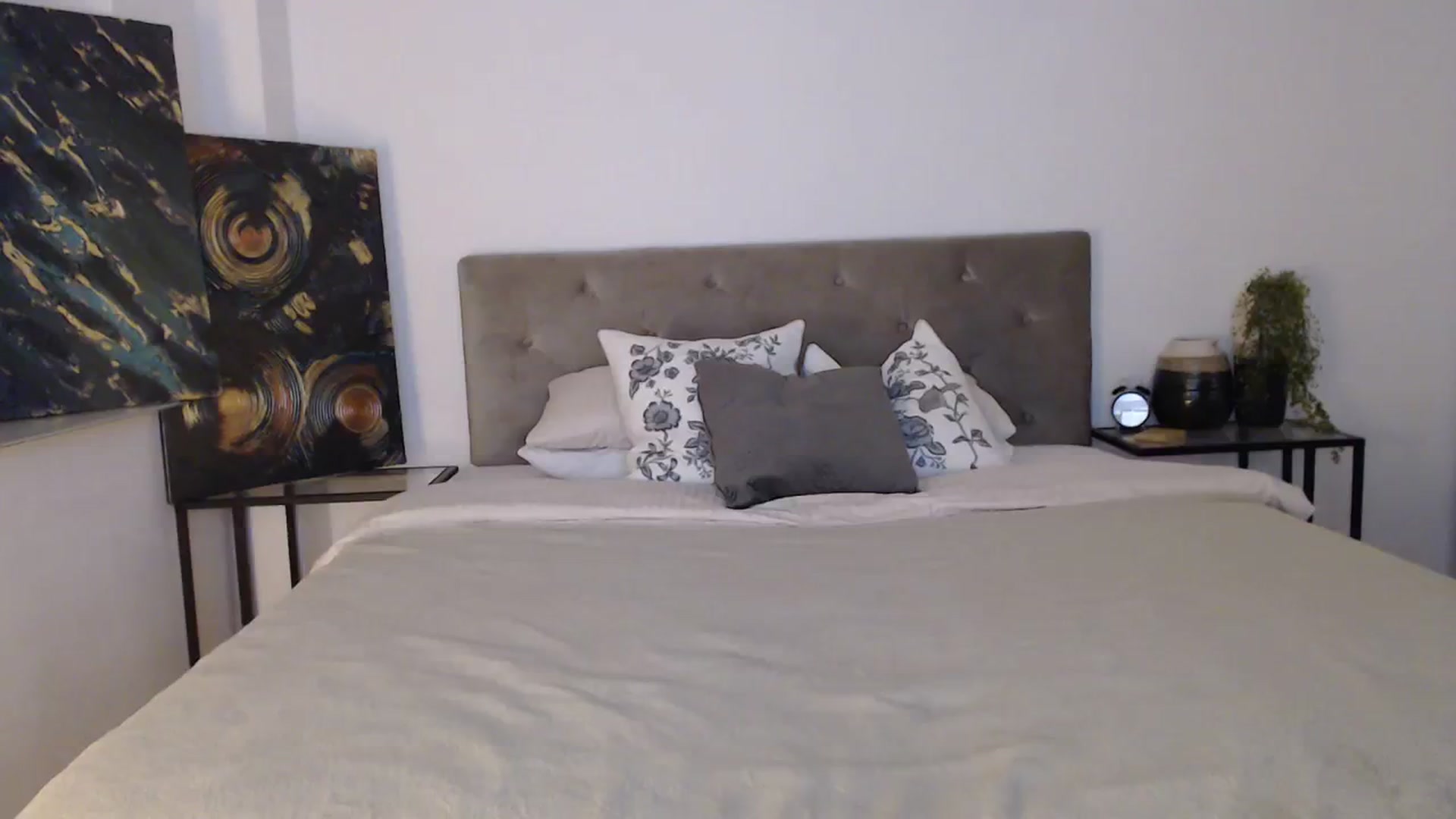 Gallery image thumbnail from ItsMe's myfreecams stream on, 10/19/2023, 13:45 image 9 of 20