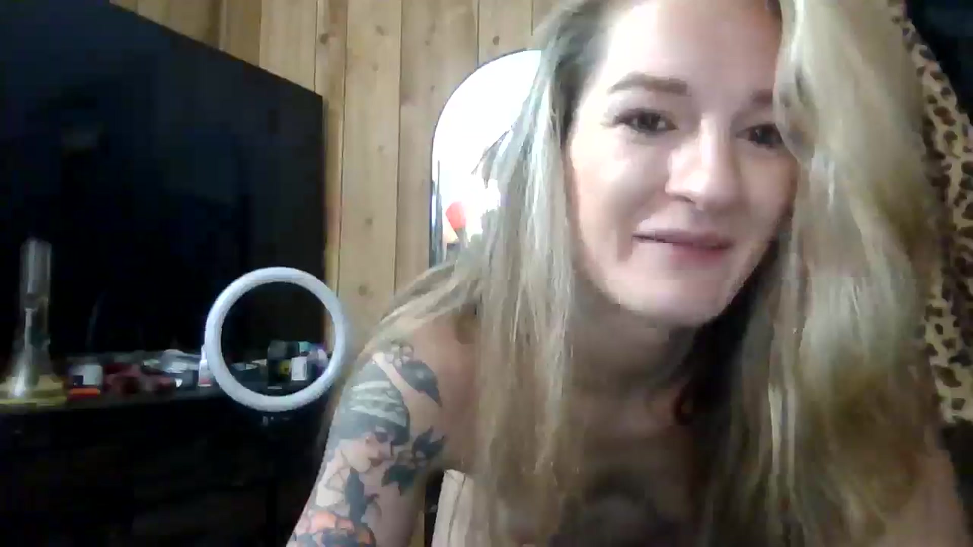 Gallery image thumbnail from ItsMeMousy's myfreecams stream on, 03/09/2025, 15:20 image 2 of 20