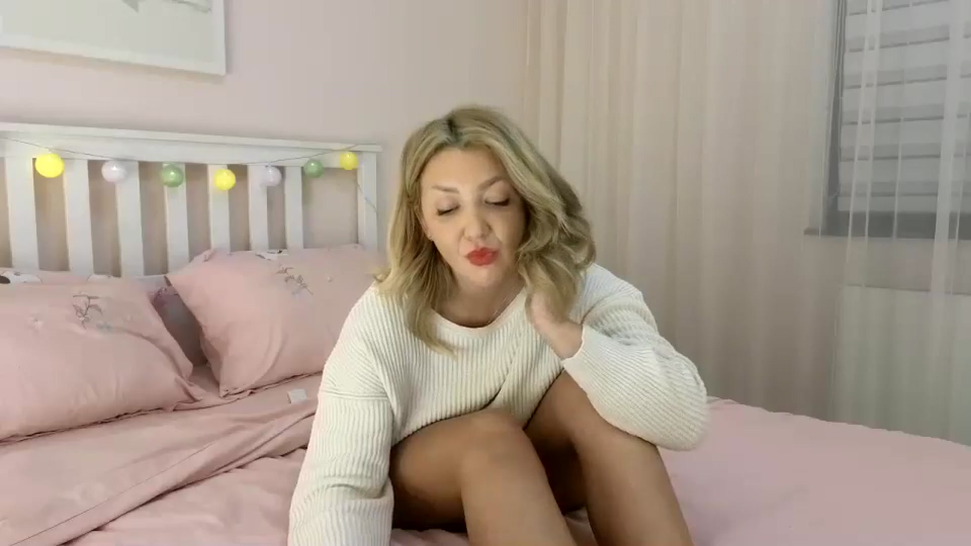 Gallery image thumbnail from ItsMe_Ila's myfreecams stream on, 12/20/2024, 23:08 image 13 of 20
