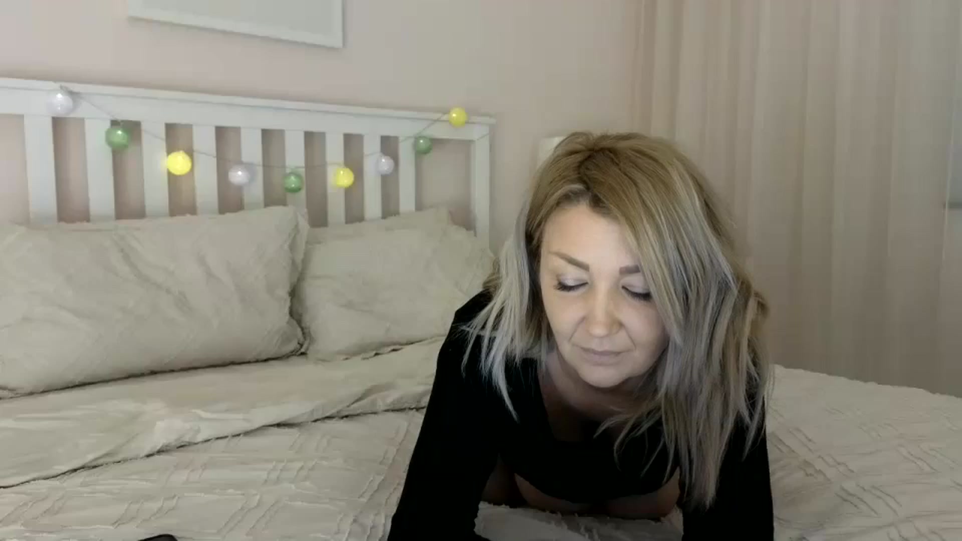 Gallery image thumbnail from ItsMe_Ila's myfreecams stream on, 01/19/2025, 19:51 image 1 of 20