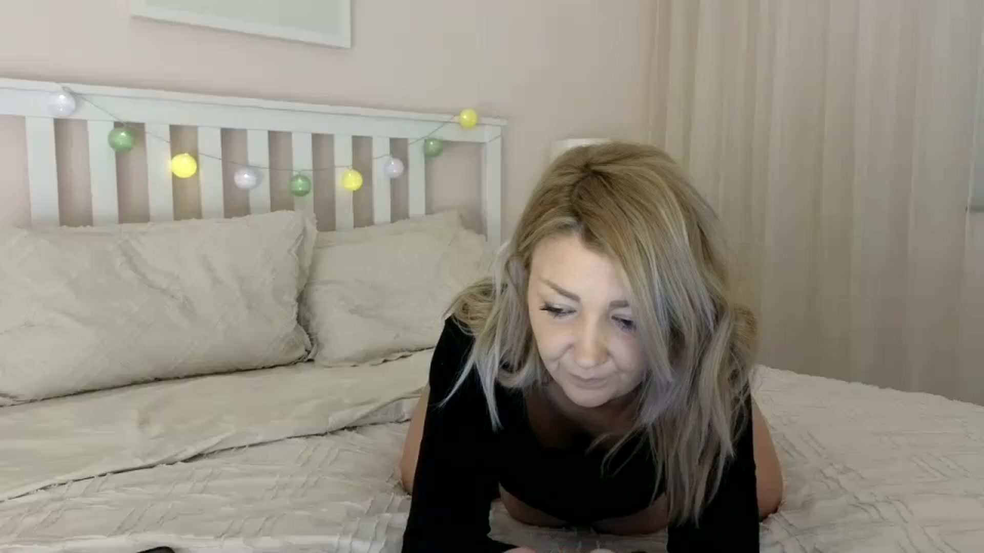 Gallery image thumbnail from ItsMe_Ila's myfreecams stream on, 01/19/2025, 19:51 image 9 of 20