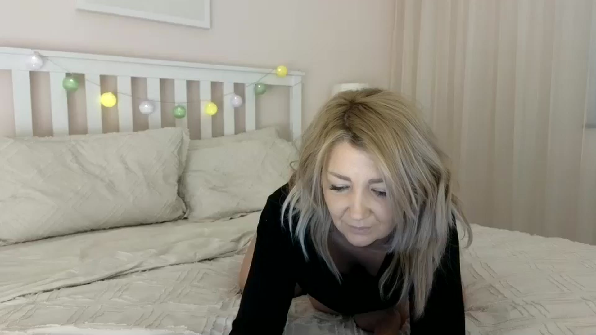 Gallery image thumbnail from ItsMe_Ila's myfreecams stream on, 01/19/2025, 19:51 image 16 of 20