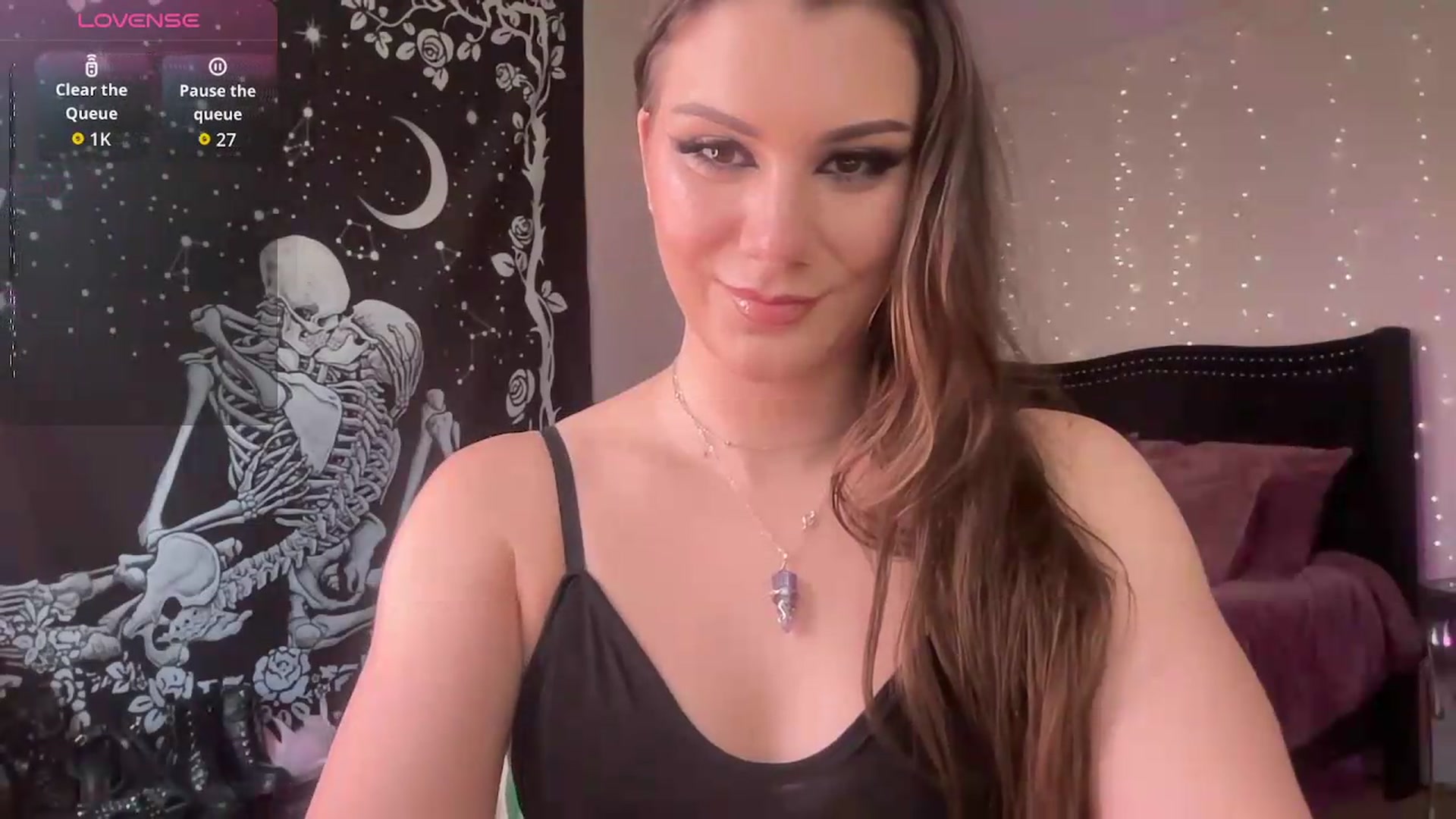 Gallery image thumbnail from ItsRainingViolets's myfreecams stream on, 06/10/2026, 17:42 image 14 of 20