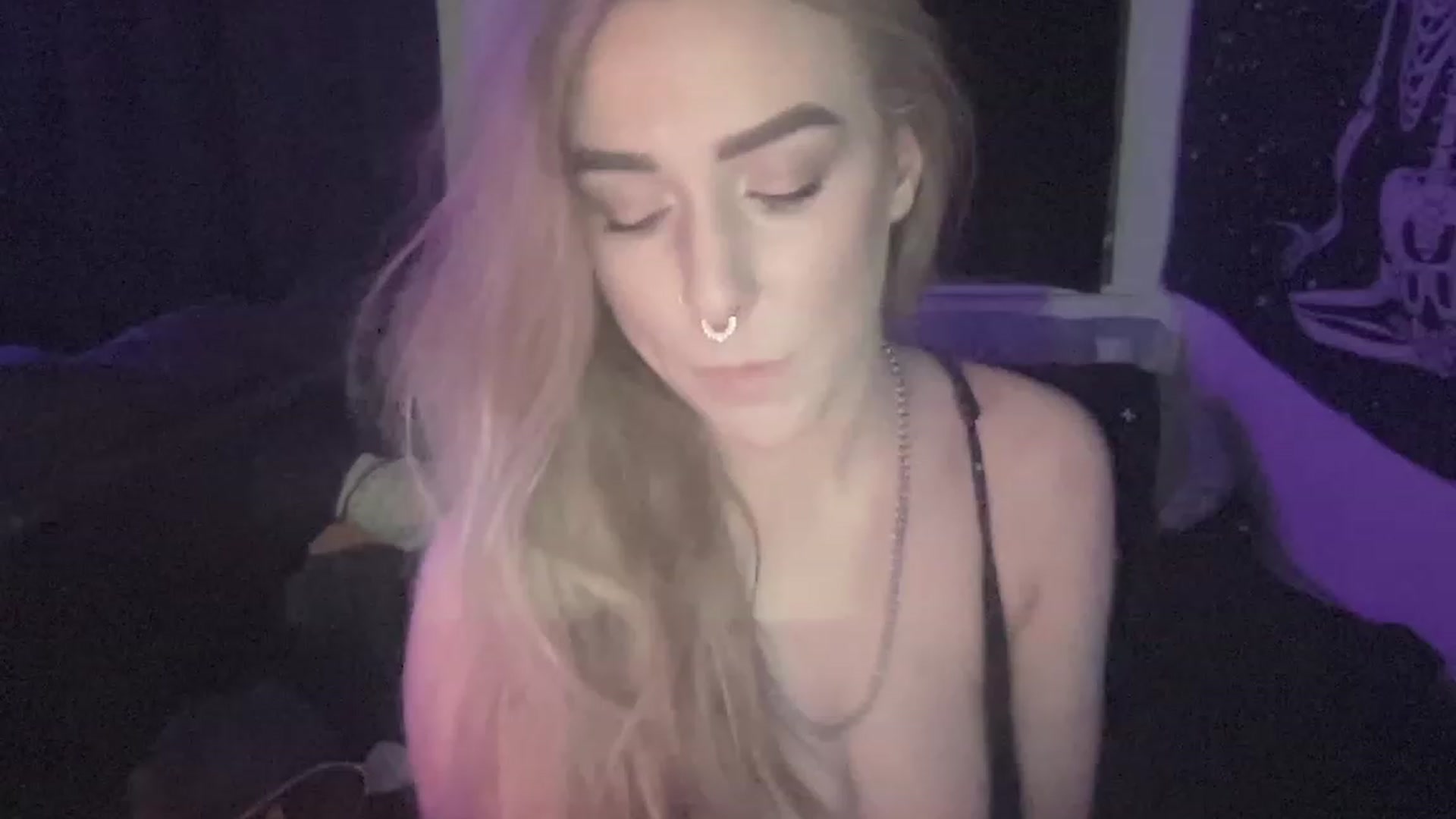 Gallery image thumbnail from ItsRavenRoses's myfreecams stream on, 02/08/2023, 07:22 image 3 of 20