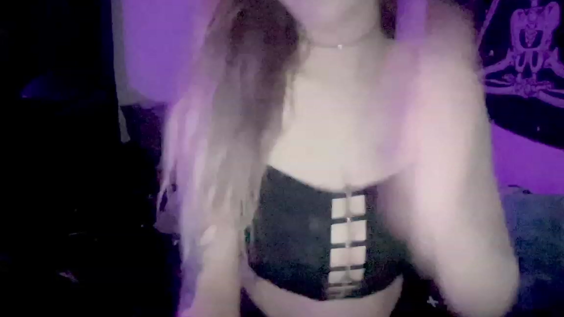 Gallery image thumbnail from ItsRavenRoses's myfreecams stream on, 02/10/2023, 07:31 image 12 of 20