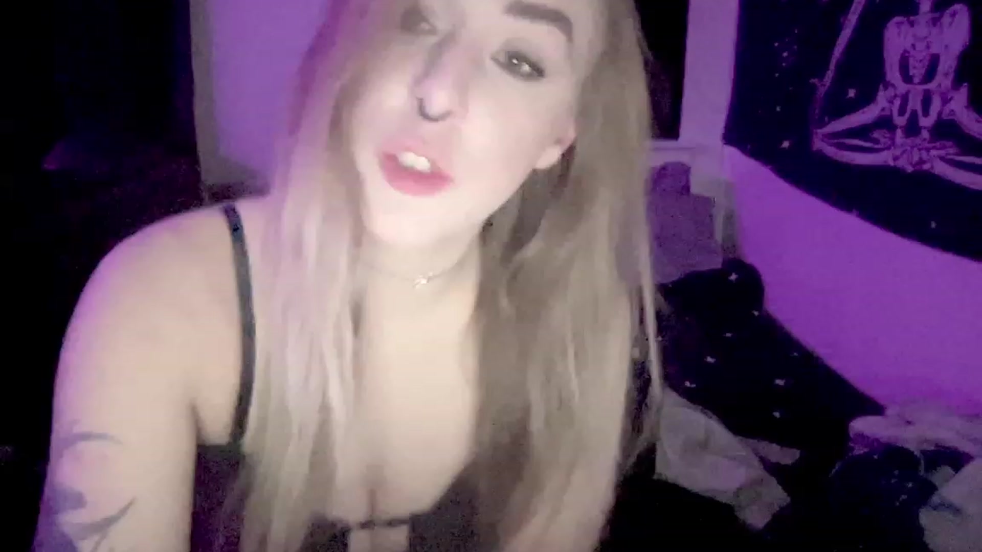 Gallery image thumbnail from ItsRavenRoses's myfreecams stream on, 02/10/2023, 07:31 image 8 of 20