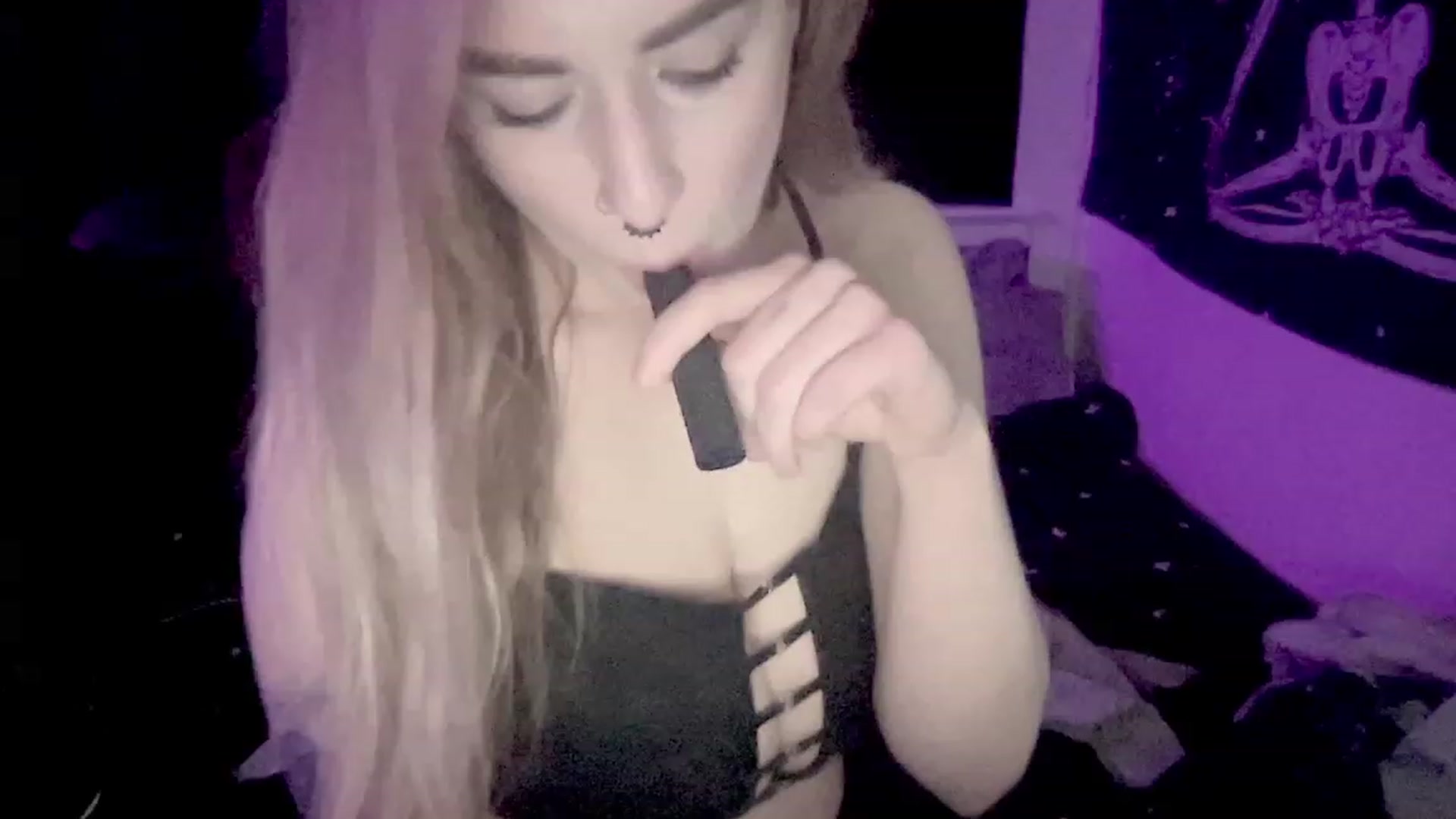 Gallery image thumbnail from ItsRavenRoses's myfreecams stream on, 02/10/2023, 07:31 image 9 of 20