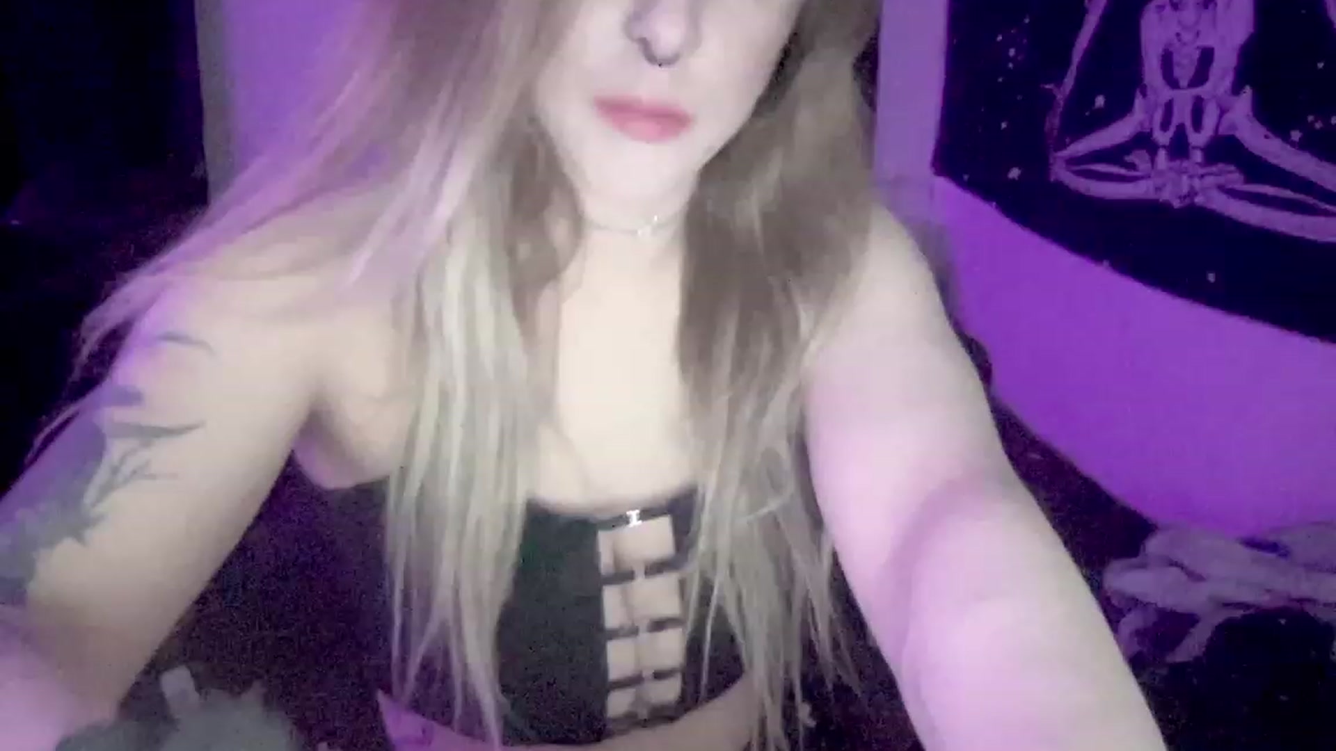 Gallery image thumbnail from ItsRavenRoses's myfreecams stream on, 02/10/2023, 07:31 image 6 of 20