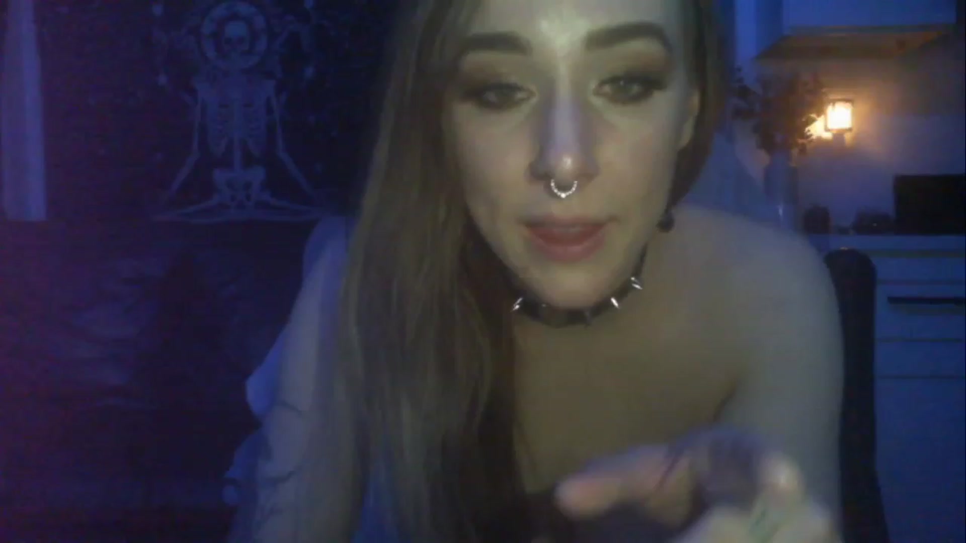Gallery image thumbnail from ItsRavenRoses's myfreecams stream on, 03/30/2023, 10:42 image 7 of 20