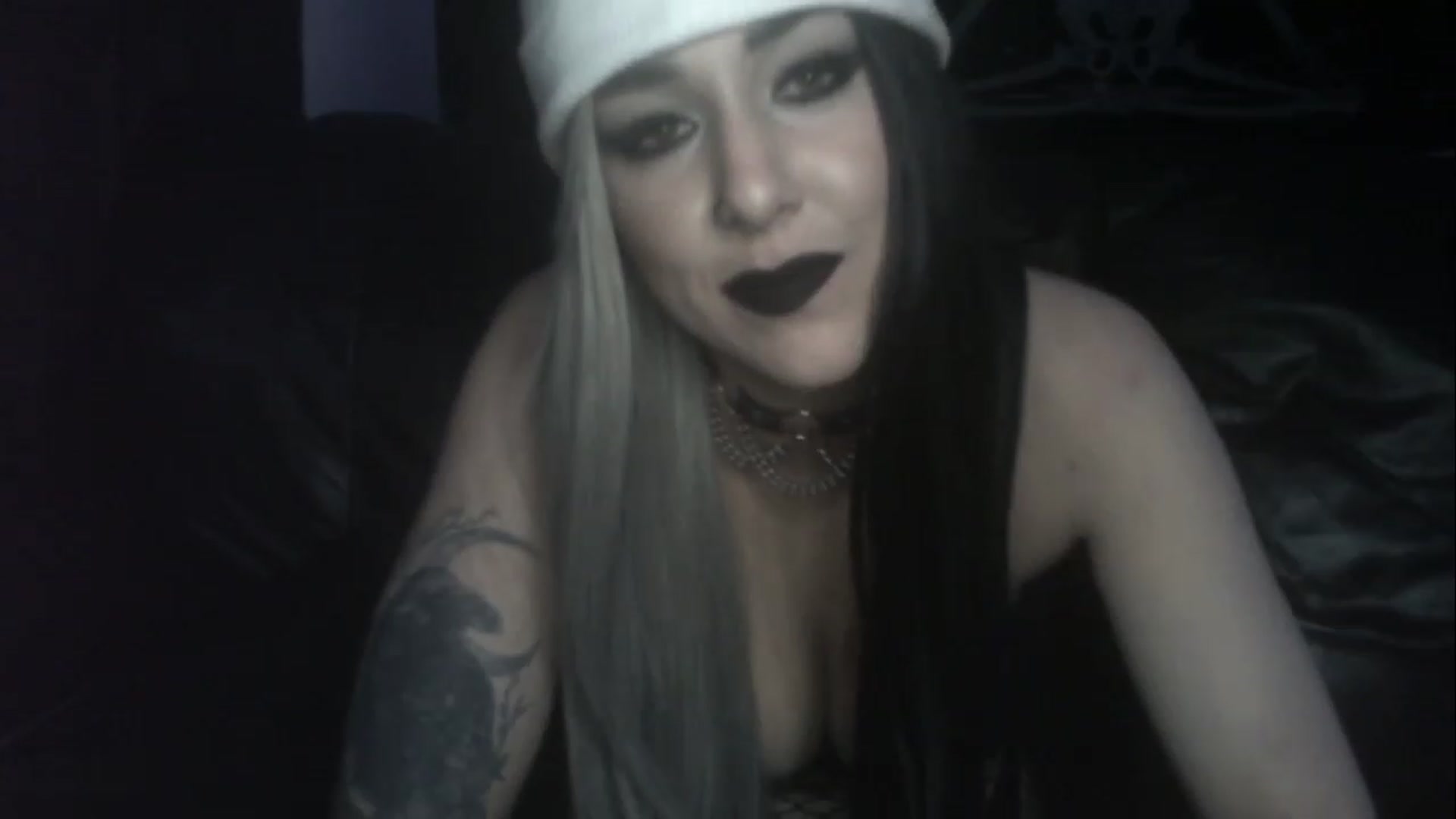 Gallery image thumbnail from ItsRavenRoses's myfreecams stream on, 04/09/2023, 12:47 image 7 of 20