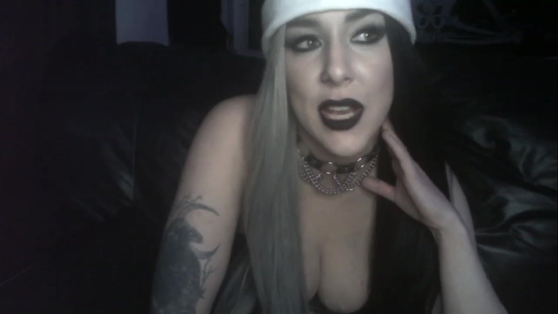 Gallery image thumbnail from ItsRavenRoses's myfreecams stream on, 04/09/2023, 12:47 image 9 of 20