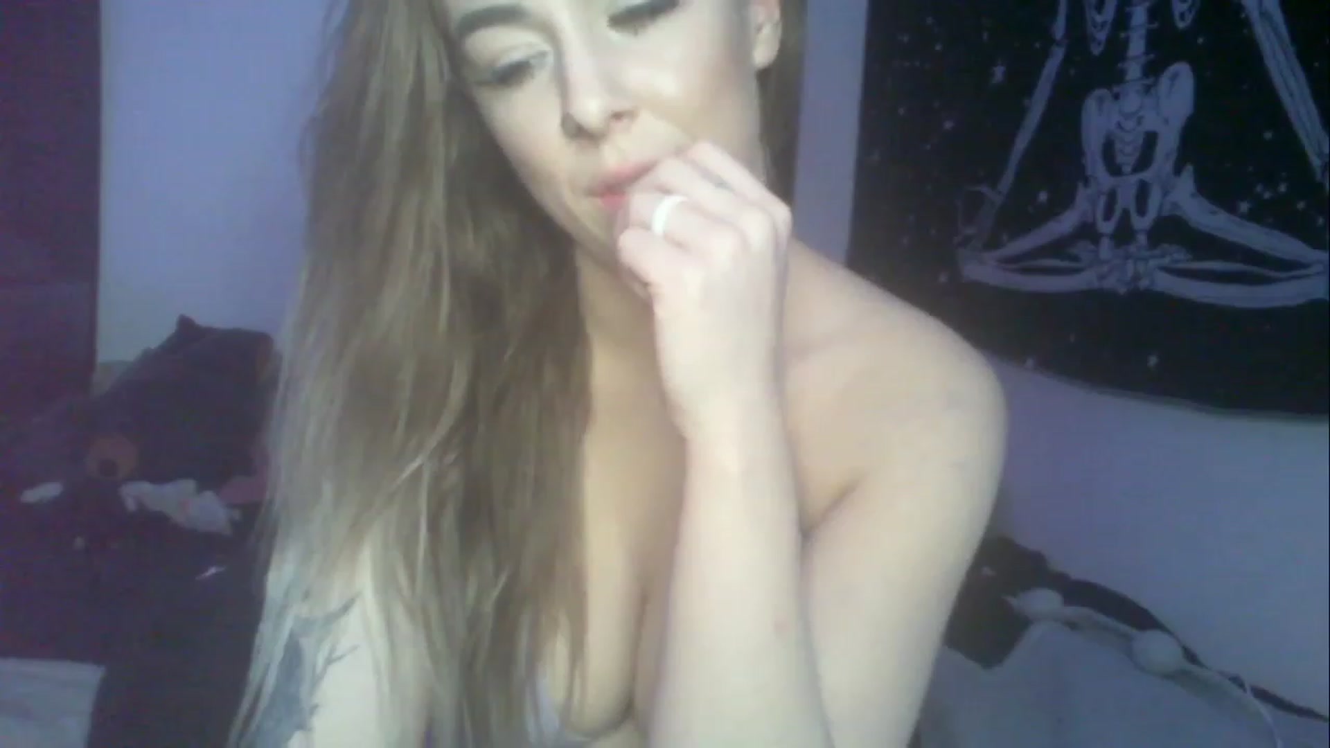 Gallery image thumbnail from ItsRavenRoses's myfreecams stream on, 04/12/2023, 12:38 image 13 of 20